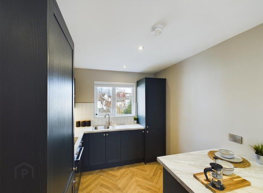 12 Park Place, Ravenhill Road, Belfast, BT6 8FR