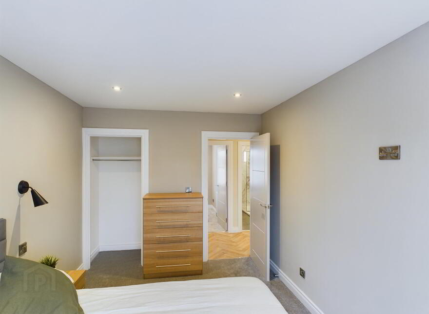 12 Park Place, Ravenhill Road, Belfast, BT6 8FR