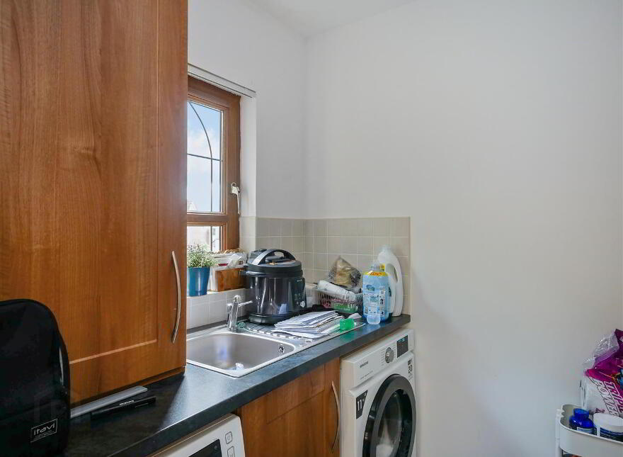 3 Brooke Hall, Saintfield Road, Belfast, BT8 6WB