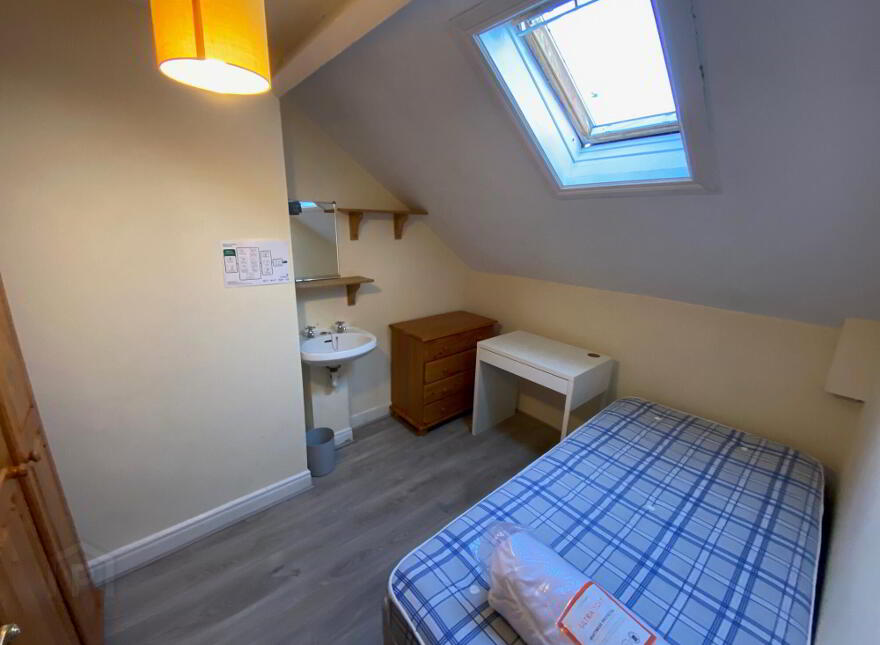 52 Delhi Street, Off Ormeau Road, Belfast, BT7 3AL