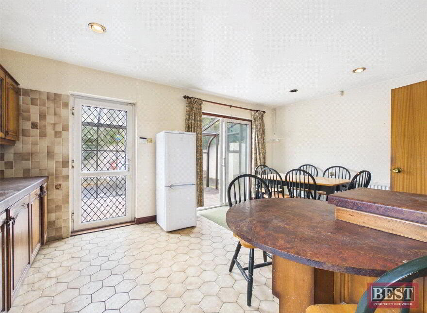 16 Upper Dromore Road, Warrenpoint, Newry, BT34 3PW