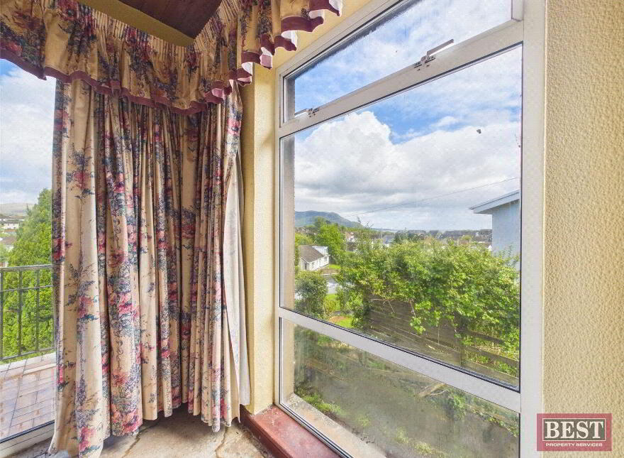 16 Upper Dromore Road, Warrenpoint, Newry, BT34 3PW