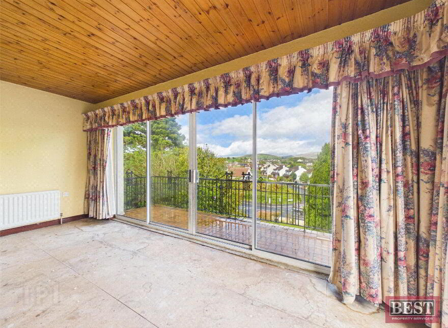 16 Upper Dromore Road, Warrenpoint, Newry, BT34 3PW