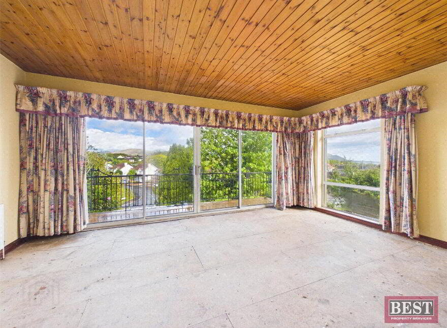 16 Upper Dromore Road, Warrenpoint, Newry, BT34 3PW