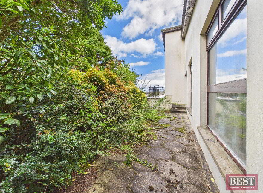 16 Upper Dromore Road, Warrenpoint, Newry, BT34 3PW
