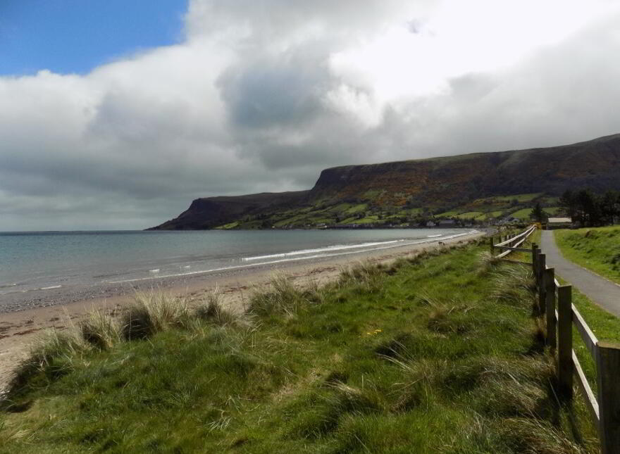Glenariff Beach Hut, 217 Garron Road, Waterfoot, BT44 0RB