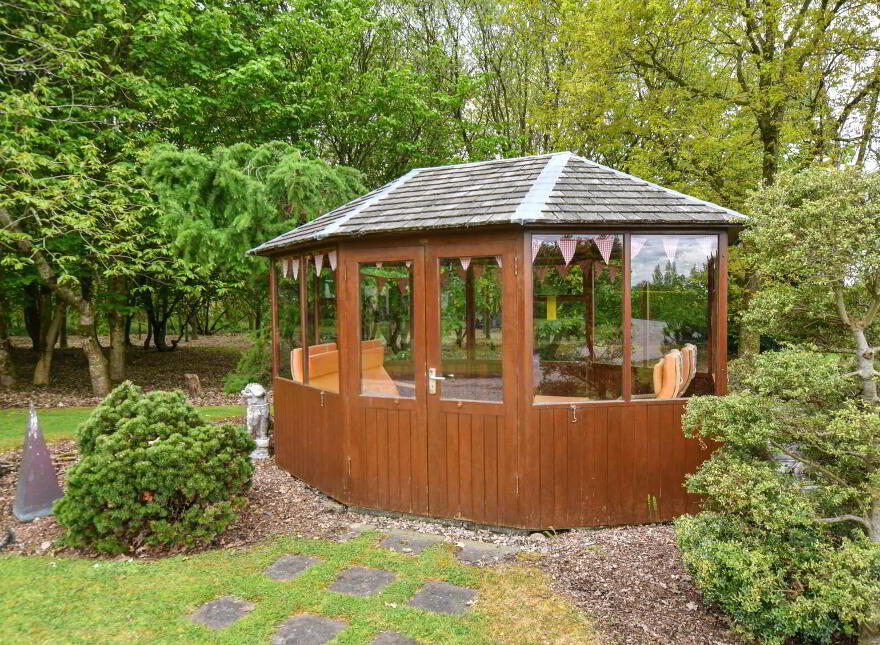 25 Ballysculty Road, Nr, Templepatrick, BT41 4QU