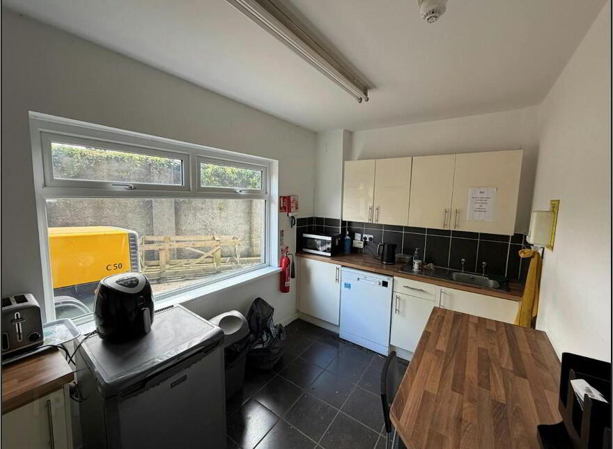 42a Barnfield Road, Lisburn, BT28 3TQ