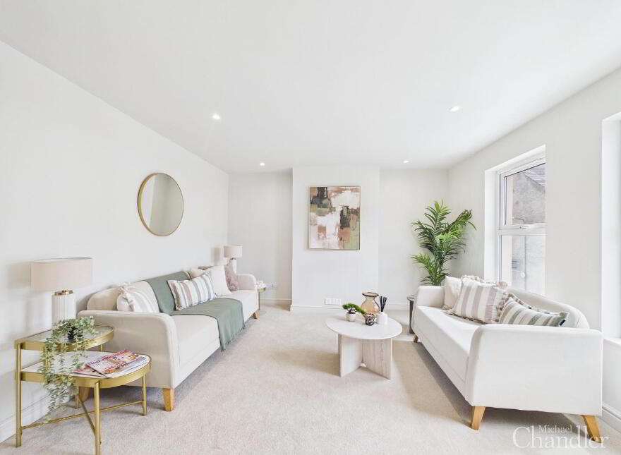 8 Dundela Court, Belfast, BT4 3BG