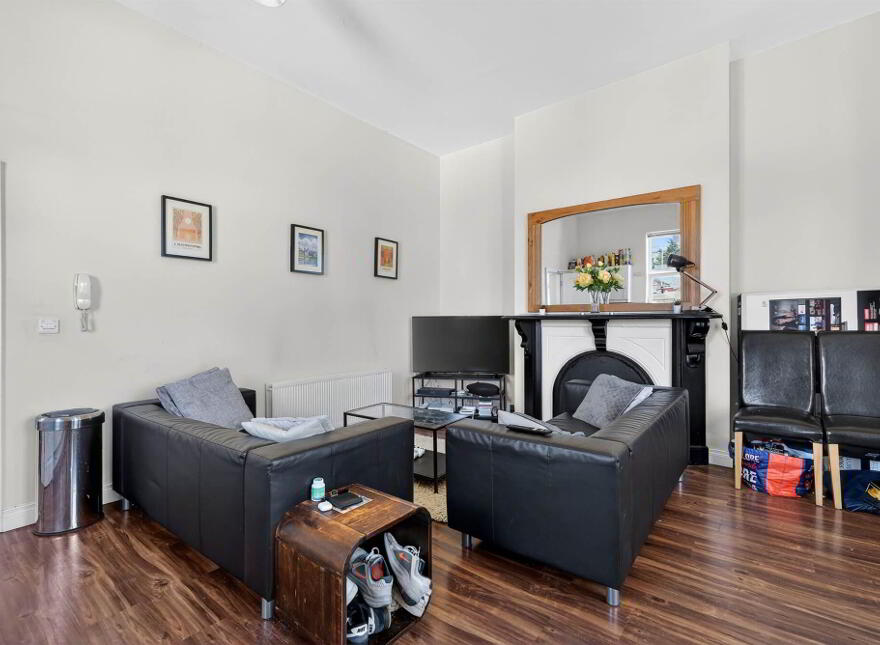 Three Apartments @, 47 Ashley Avenue, Belfast, BT9 7BT