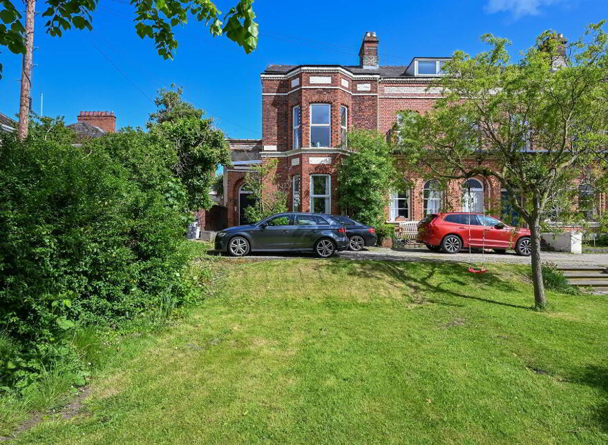 Three Apartments @, 47 Ashley Avenue, Belfast, BT9 7BT