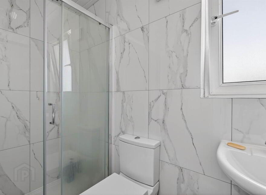 Three Apartments @, 47 Ashley Avenue, Belfast, BT9 7BT