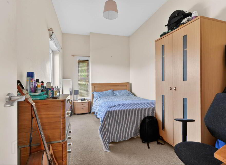 Three Apartments @, 47 Ashley Avenue, Belfast, BT9 7BT