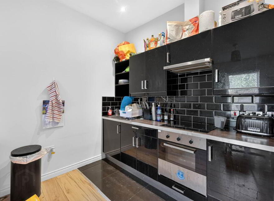 Three Apartments @, 47 Ashley Avenue, Belfast, BT9 7BT