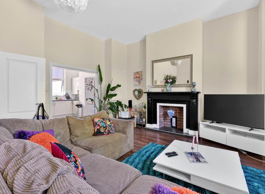 Three Apartments @, 47 Ashley Avenue, Belfast, BT9 7BT