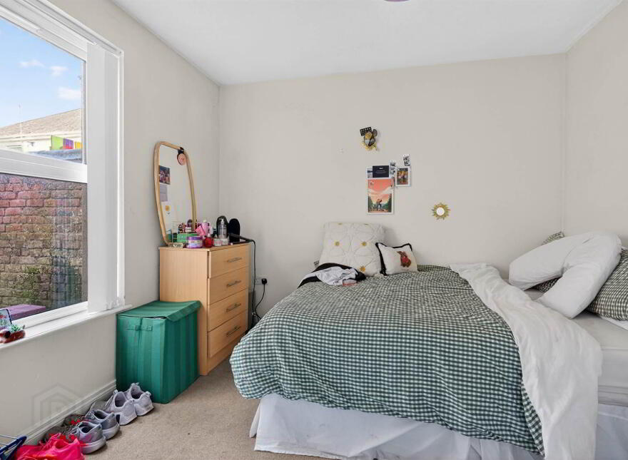 Three Apartments @, 47 Ashley Avenue, Belfast, BT9 7BT