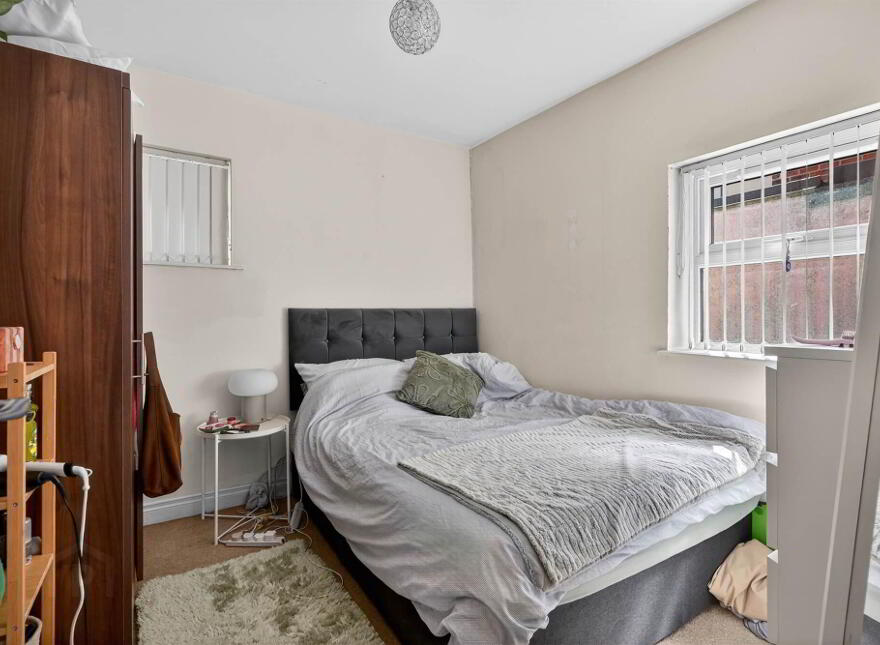 Three Apartments @, 47 Ashley Avenue, Belfast, BT9 7BT