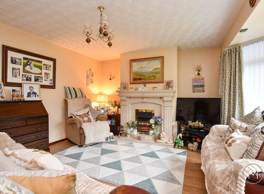 75 Kintyre, Antrim, BT41 2AW