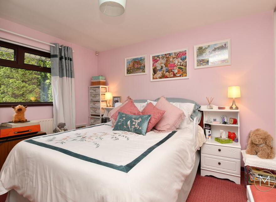 75 Kintyre, Antrim, BT41 2AW