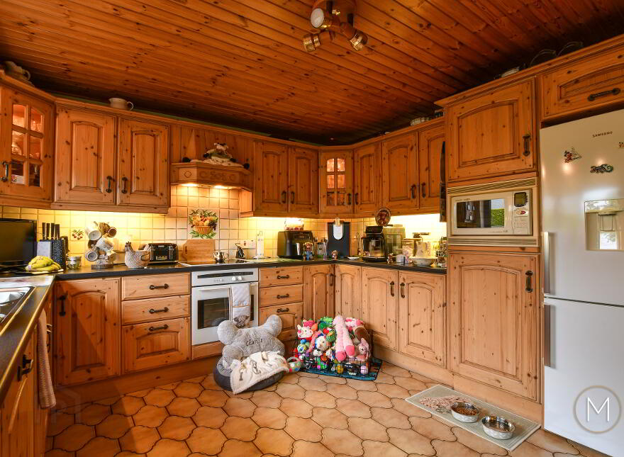 75 Kintyre, Antrim, BT41 2AW