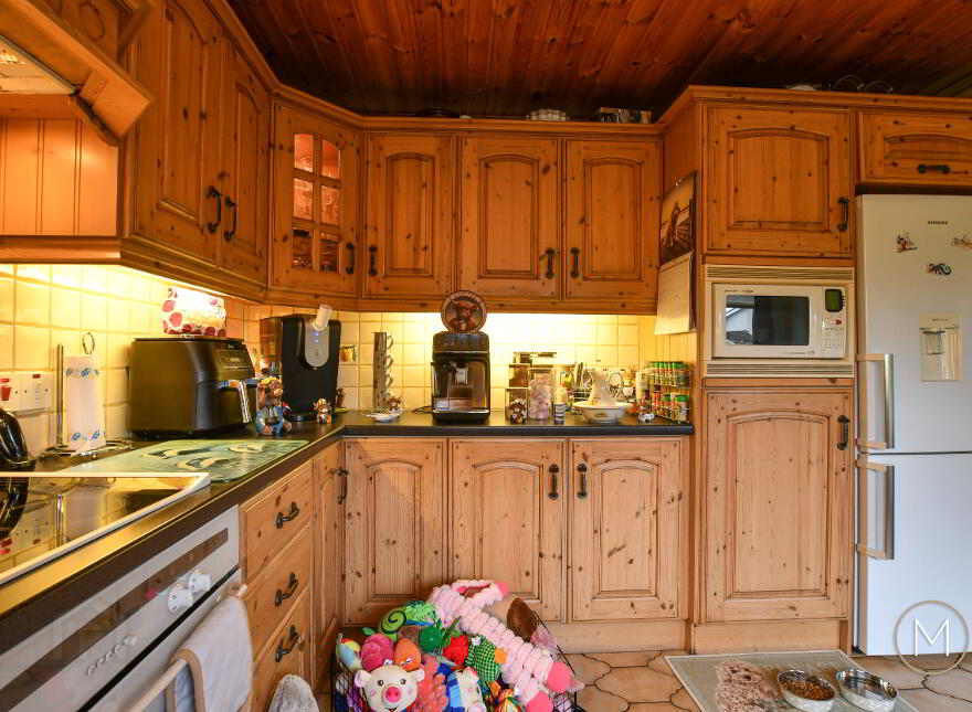 75 Kintyre, Antrim, BT41 2AW