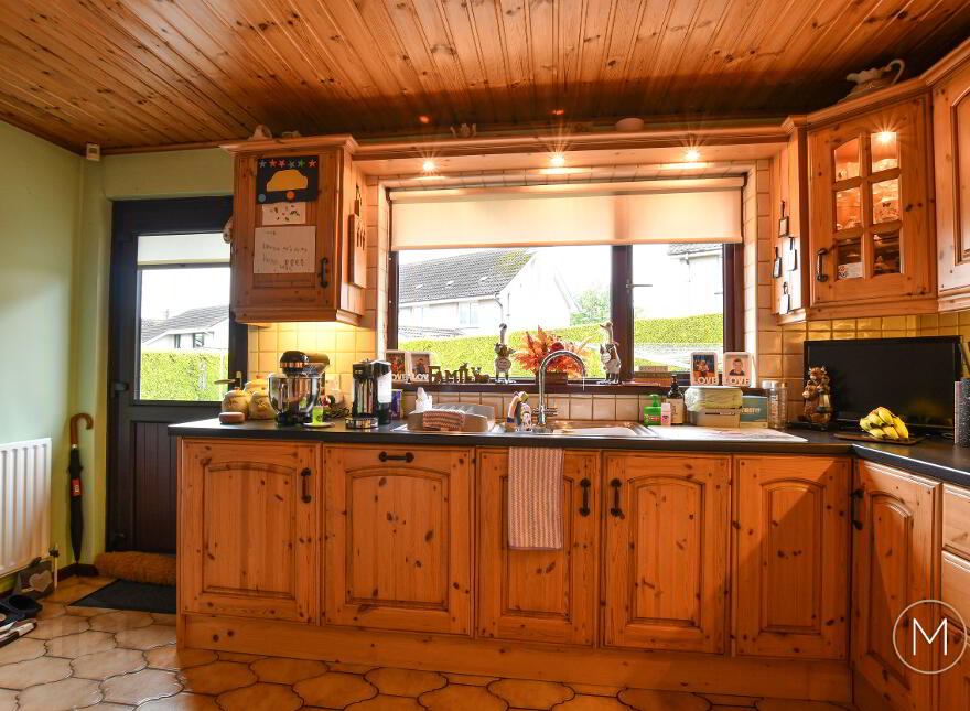 75 Kintyre, Antrim, BT41 2AW