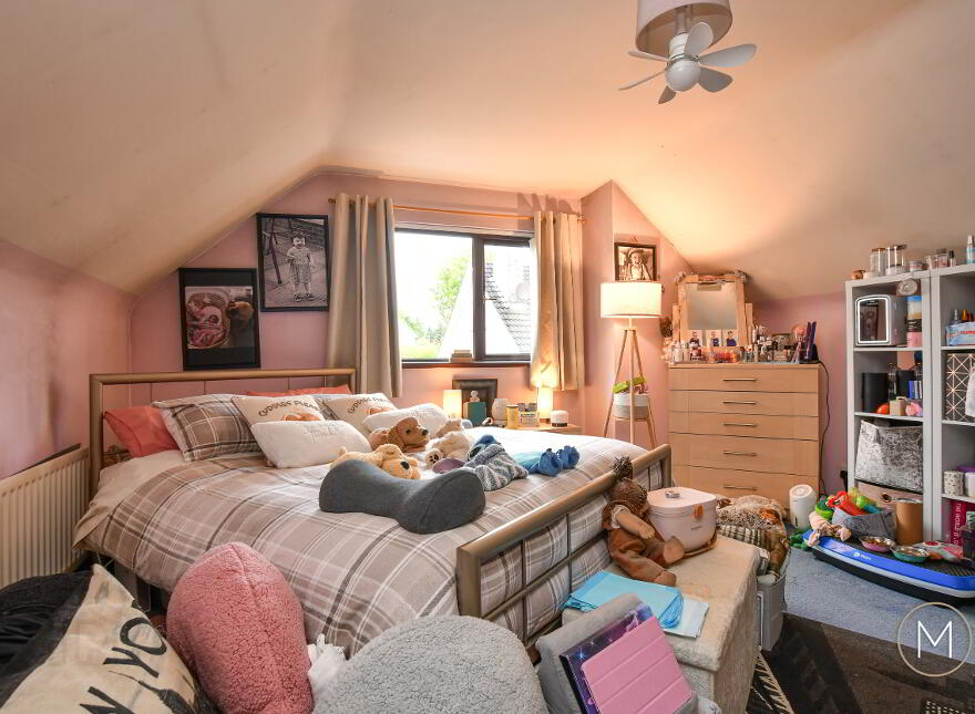 75 Kintyre, Antrim, BT41 2AW