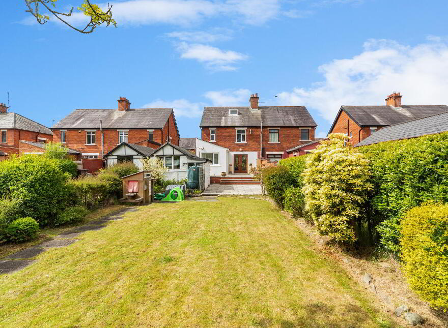 38 Locksley Park, Belfast, BT10 0AR