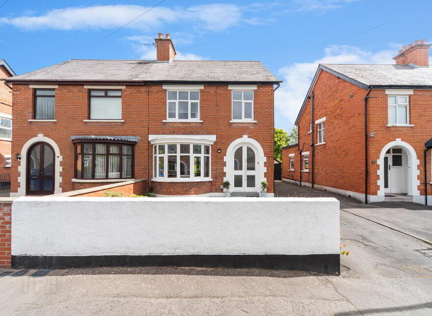 38 Locksley Park, Belfast, BT10 0AR