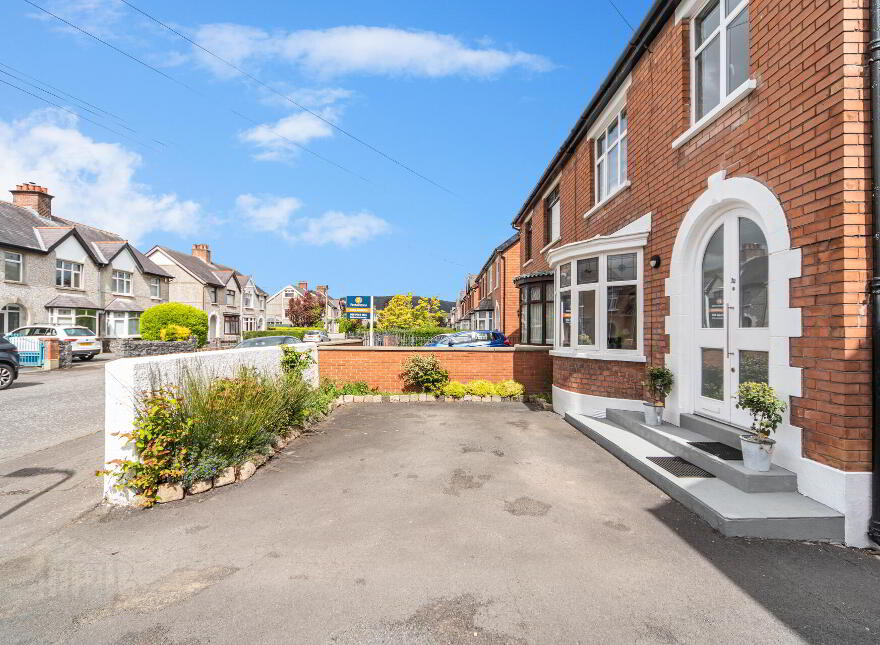 38 Locksley Park, Belfast, BT10 0AR