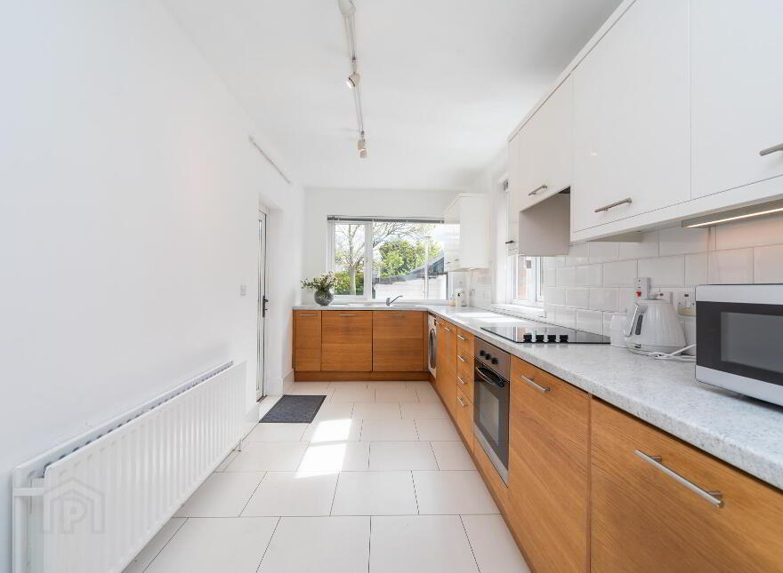 38 Locksley Park, Belfast, BT10 0AR