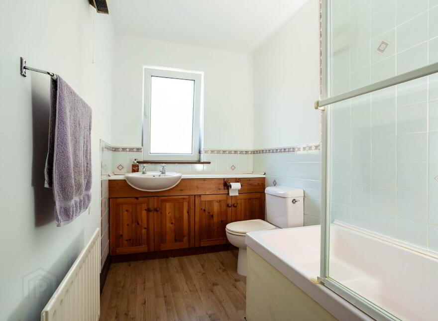 Hollyhill, Bantry, P75H019
