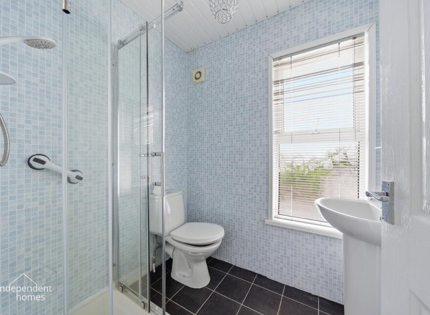 27 Kent Avenue, Larne, BT40 1NB