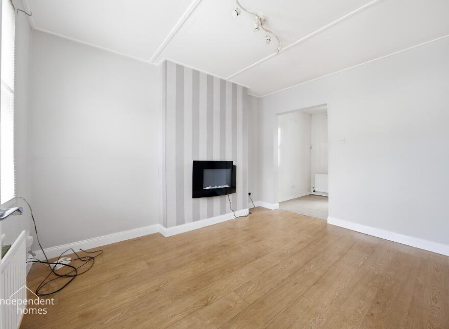 27 Kent Avenue, Larne, BT40 1NB