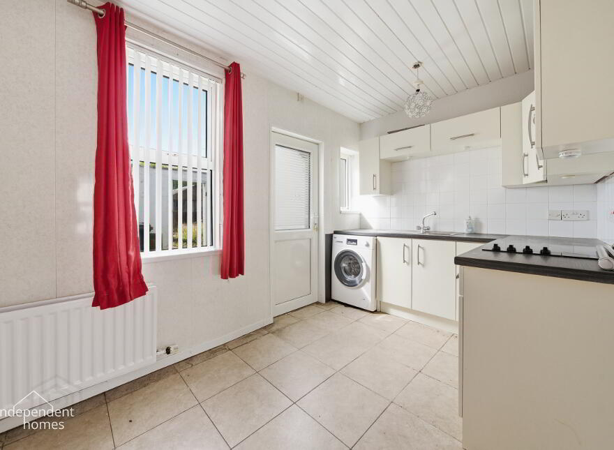 27 Kent Avenue, Larne, BT40 1NB