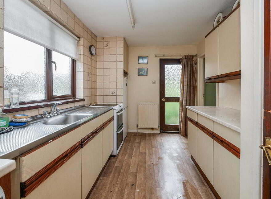 20 Ivanhoe Avenue, Saintfield Road, Carryduff, Belfast, BT8 8BN