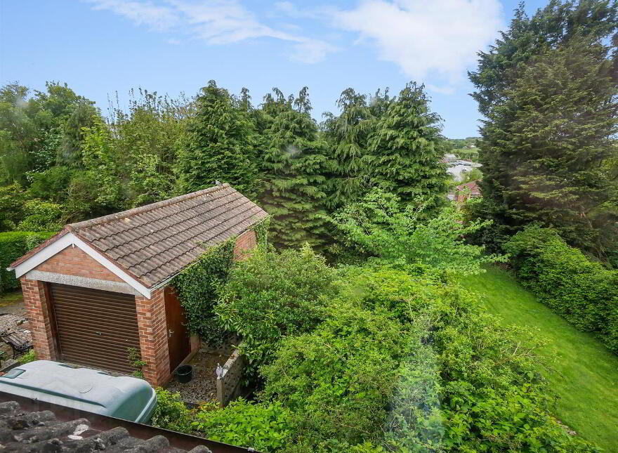 20 Ivanhoe Avenue, Saintfield Road, Carryduff, Belfast, BT8 8BN