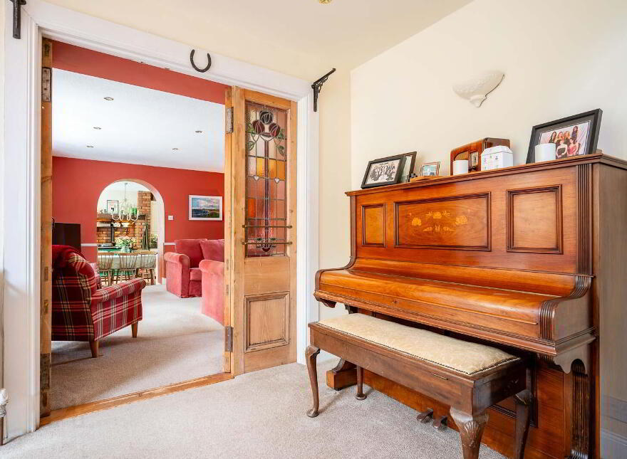 Ringreagh, 8 Craigdarragh Road, Helens Bay, BT19 1UA