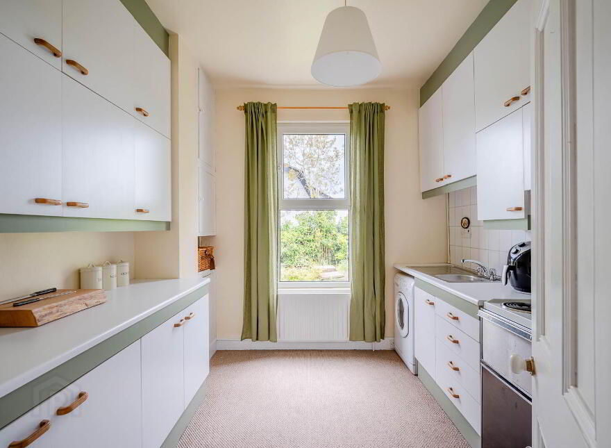 Ringreagh, 8 Craigdarragh Road, Helens Bay, BT19 1UA