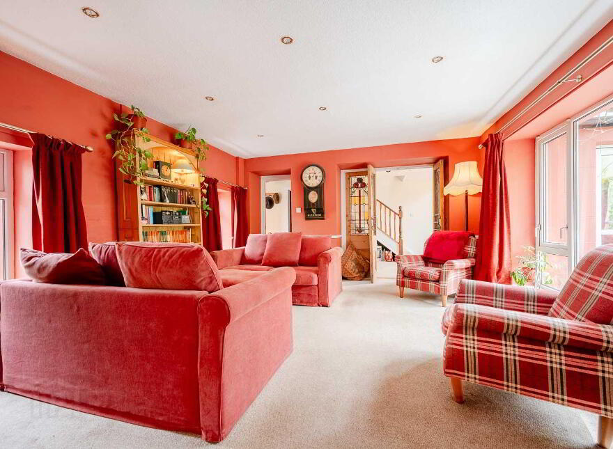 Ringreagh, 8 Craigdarragh Road, Helens Bay, BT19 1UA