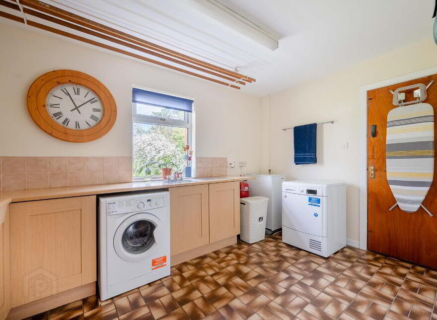 Ringreagh, 8 Craigdarragh Road, Helens Bay, BT19 1UA