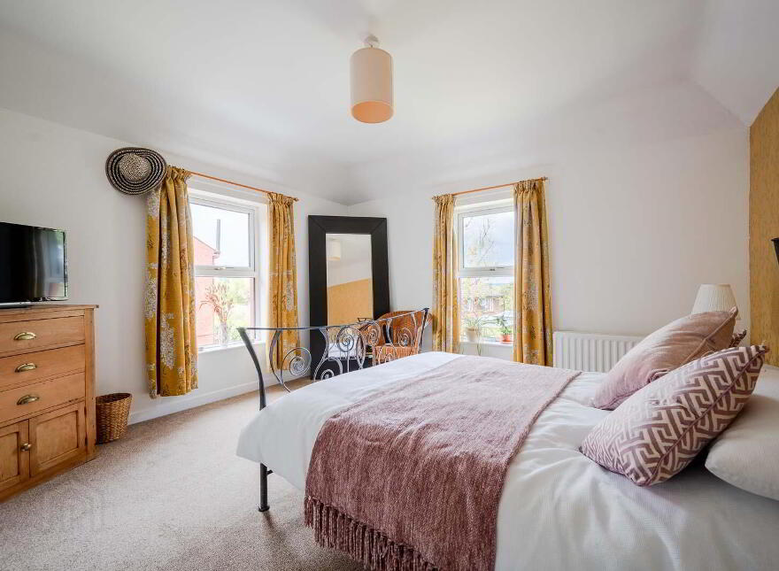 Ringreagh, 8 Craigdarragh Road, Helens Bay, BT19 1UA