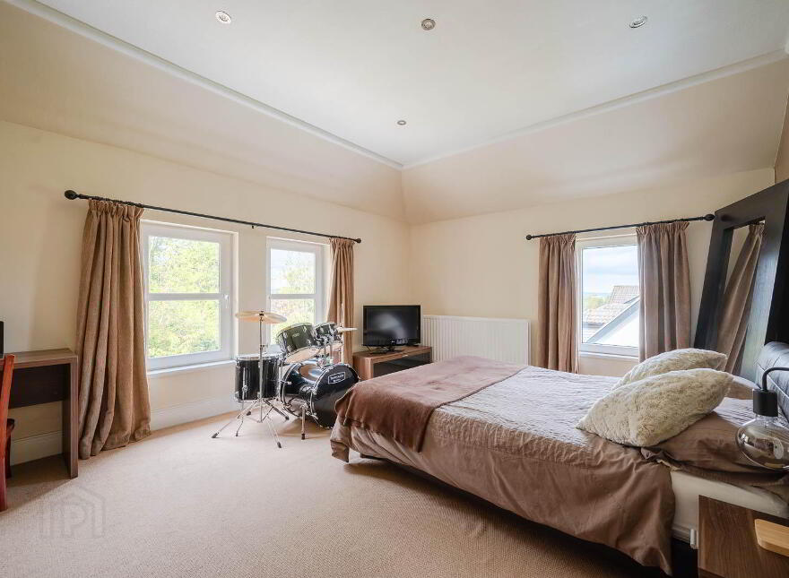 Ringreagh, 8 Craigdarragh Road, Helens Bay, BT19 1UA
