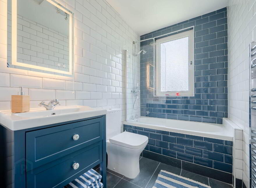 Ringreagh, 8 Craigdarragh Road, Helens Bay, BT19 1UA