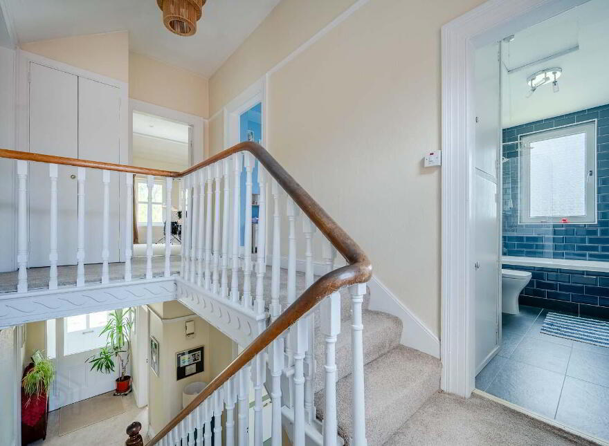 Ringreagh, 8 Craigdarragh Road, Helens Bay, BT19 1UA