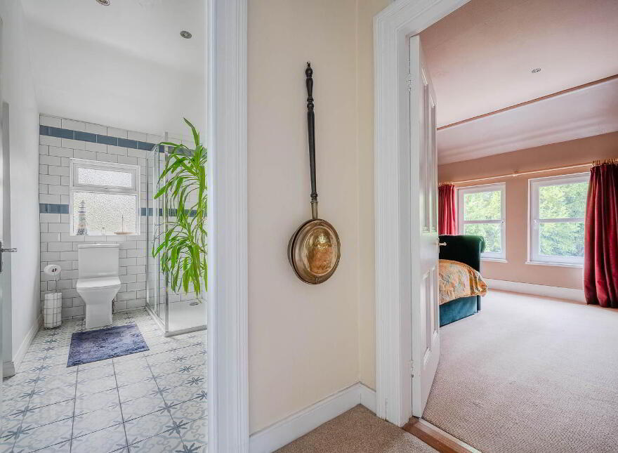 Ringreagh, 8 Craigdarragh Road, Helens Bay, BT19 1UA