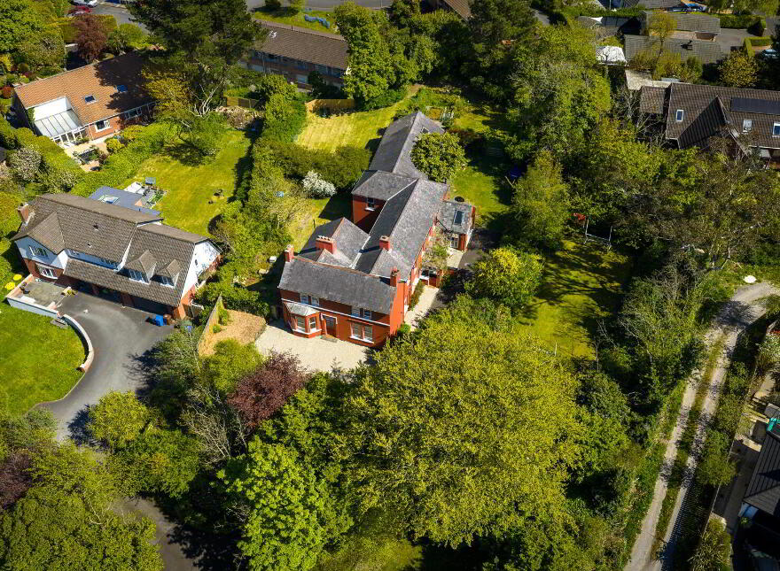 Ringreagh, 8 Craigdarragh Road, Helens Bay, BT19 1UA