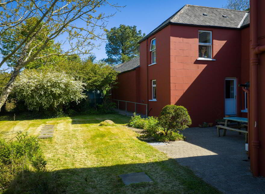 Ringreagh, 8 Craigdarragh Road, Helens Bay, BT19 1UA