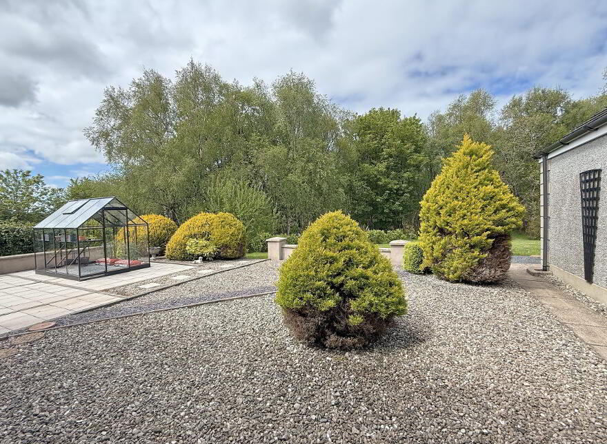 25 Seneirl Road, Castlecatt, Bushmills, BT57 8TS
