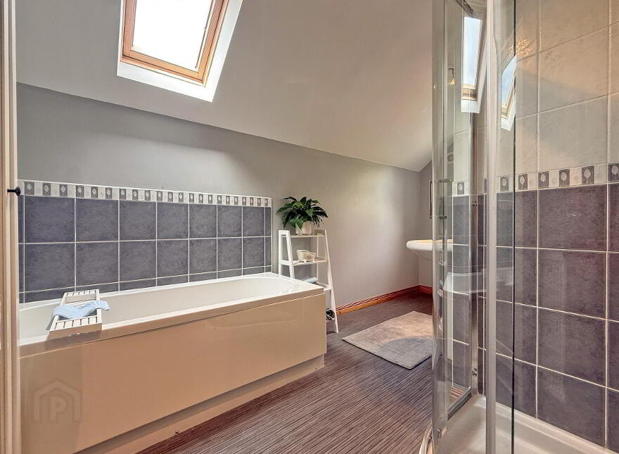 25 Seneirl Road, Castlecatt, Bushmills, BT57 8TS